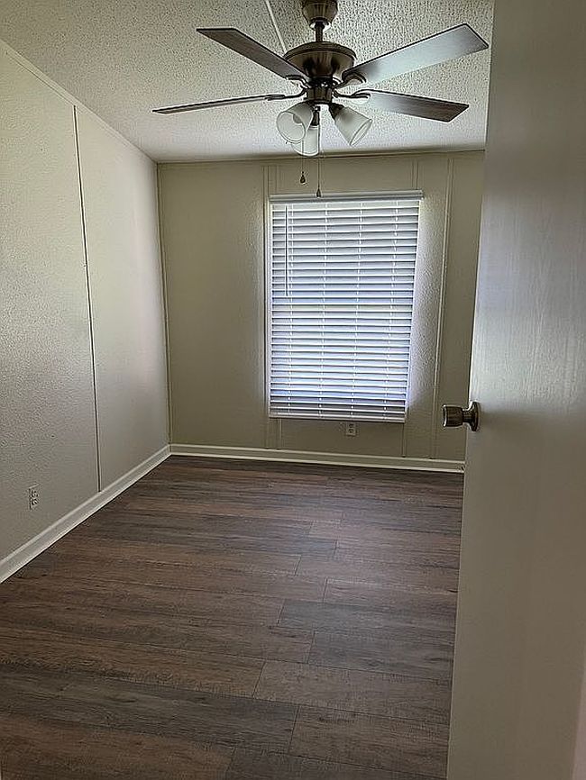 Image of 45300 Gold Place Rd