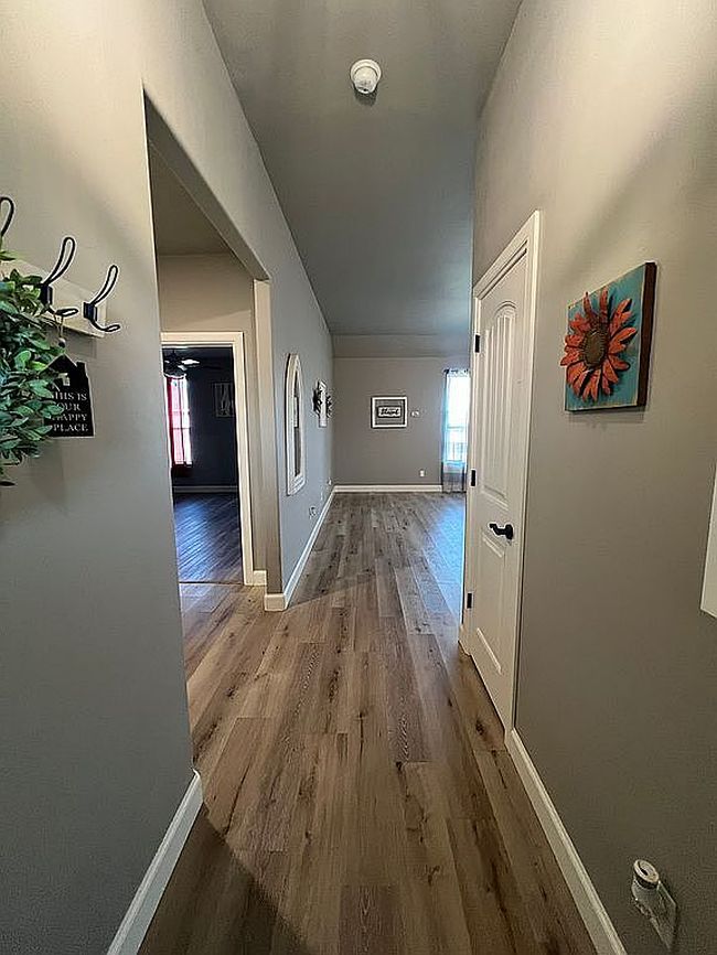 Additional photo 3 of property located at 1919 Twisted Oak Ct