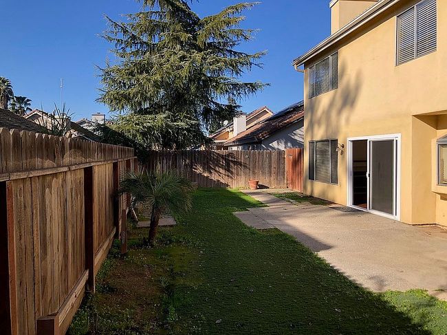 Image of 230 W Cromwell Ave