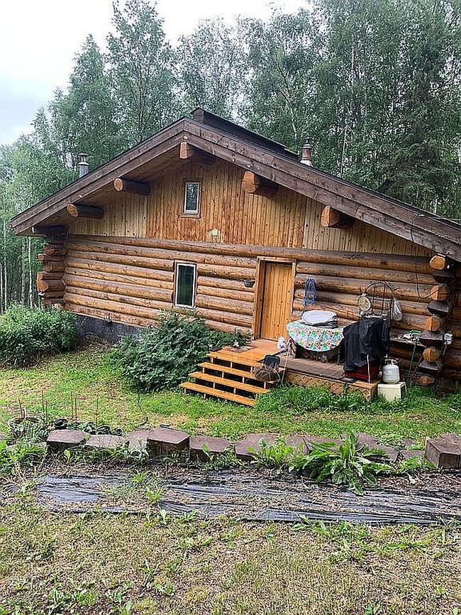 Photo of 1100 Gilmore Trl, Fairbanks, AK
