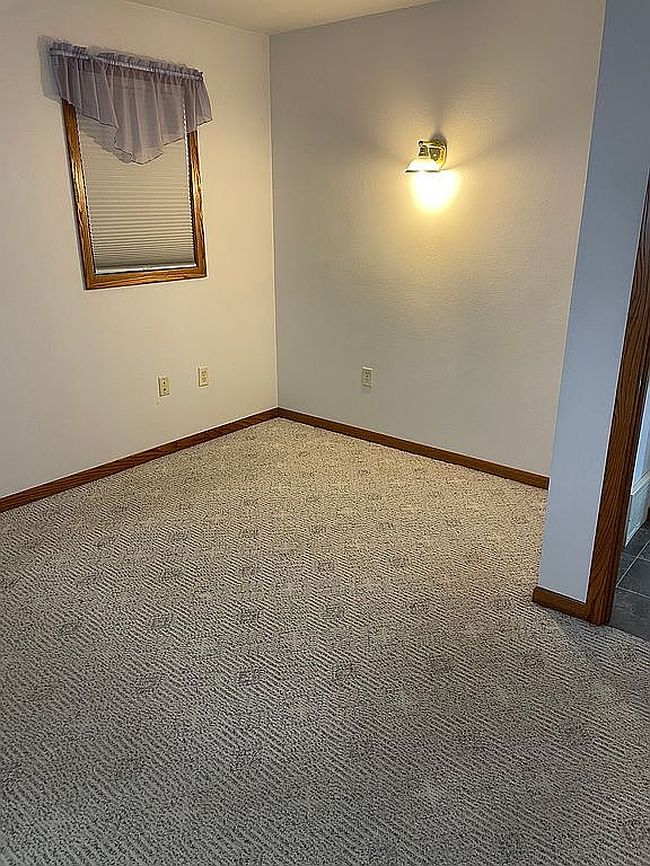 Photo of 510 10th St Nw, East Grand Forks, MN