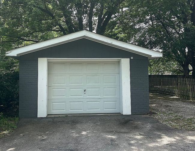 Photo of 7747 E County Road 200 N, Avon, IN