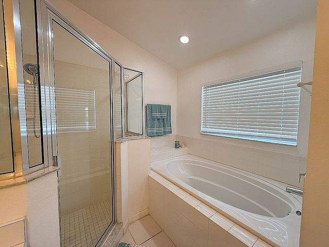 Photo of 930 Estate Cove Cir