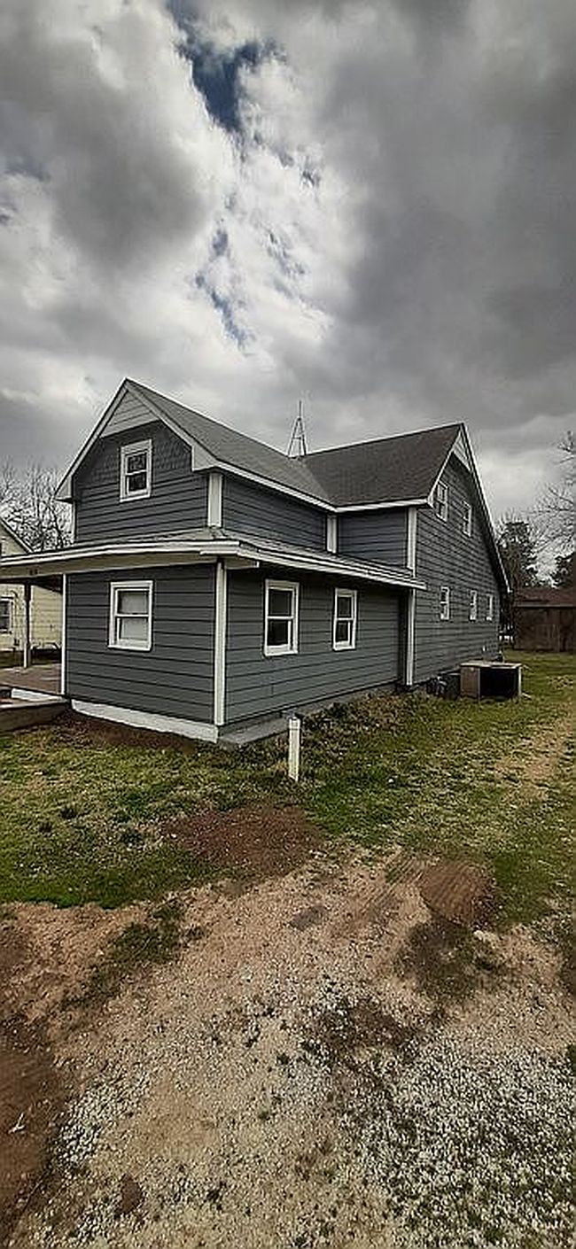 Image of 615 Church St