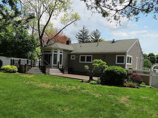 Photo of 121 Ira Rd, Syosset, NY