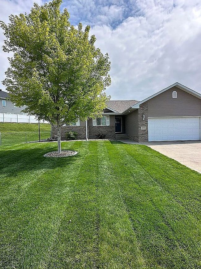 Photo of 612 Lancaster Cir