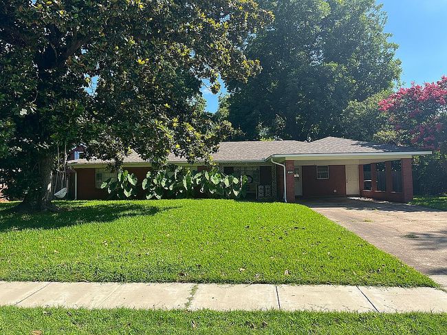 Image of 830 Captain Shreve Dr