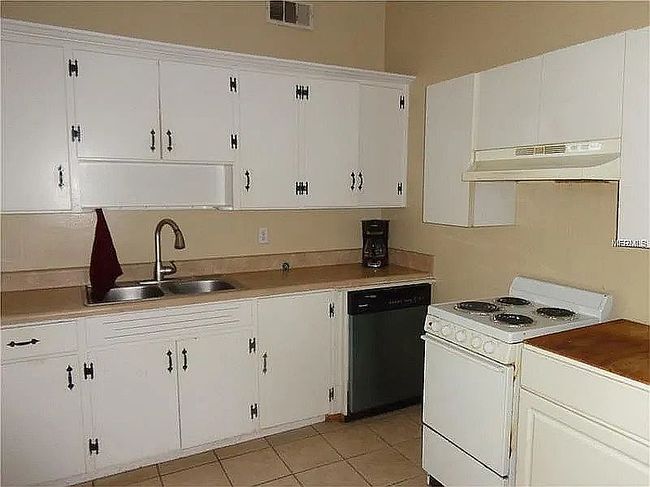 Image of 3215 Arnold Ave