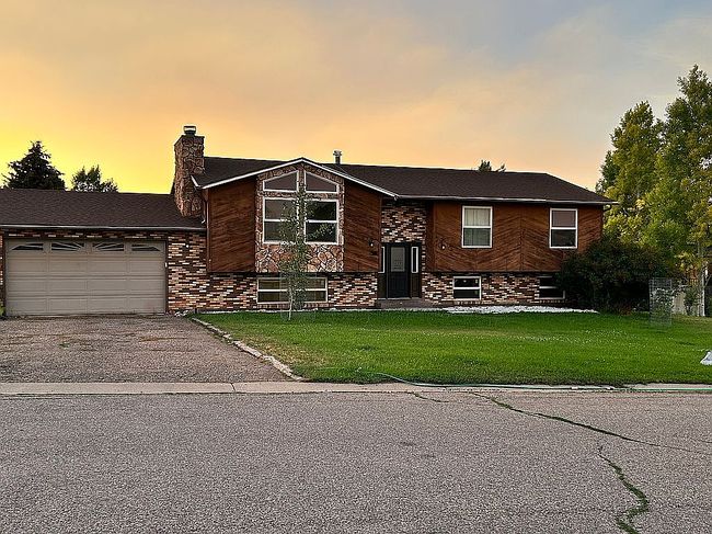 Photo of 227 Toponce Dr, Evanston, WY