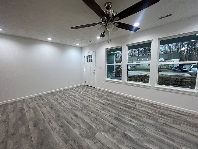 Photo of 330 Ridge Rd, Charlestown, IN