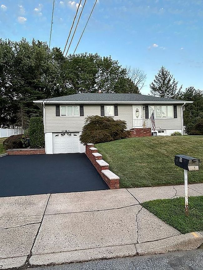 Photo of 83 Farmingdale Rd