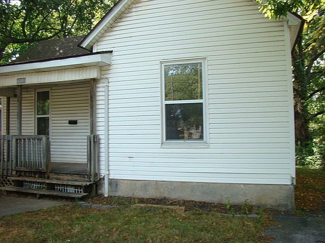 Photo of 2033 N Grant Ave