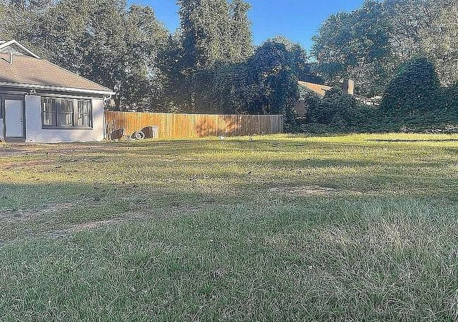 Photo of 3827 Poplar Springs Dr, Meridian, MS