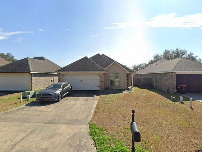 425 Milton Estates Ln, Youngsville, LA