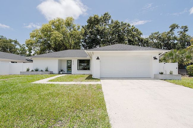 3920 Basswood Dr, Sarasota, FL