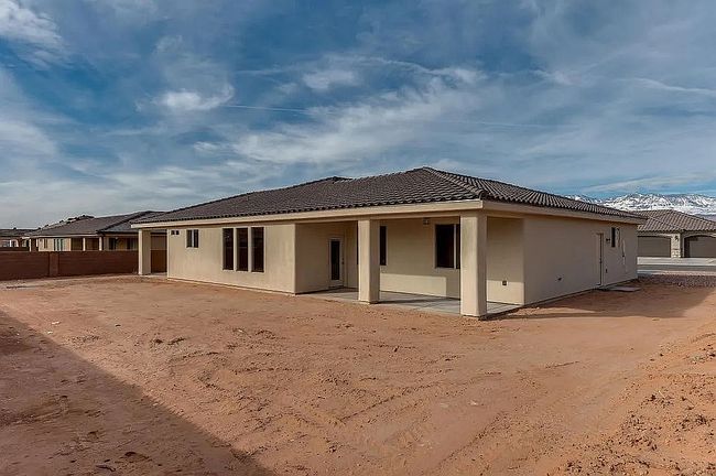 Additional photo 2 of property located at 3287 W 2570 S