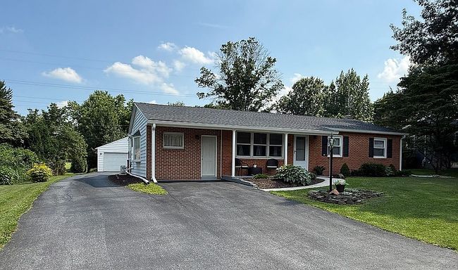 Additional photo 1 of property located at 7 Mimosa Dr