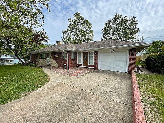 Image of 420 E Bank St