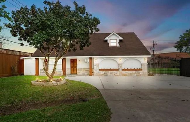 Photo of 3603 Zoch Ln, Houston, TX
