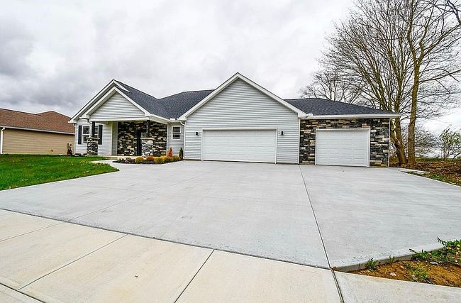 Photo of 520 Cherry Ln, Fletcher, OH