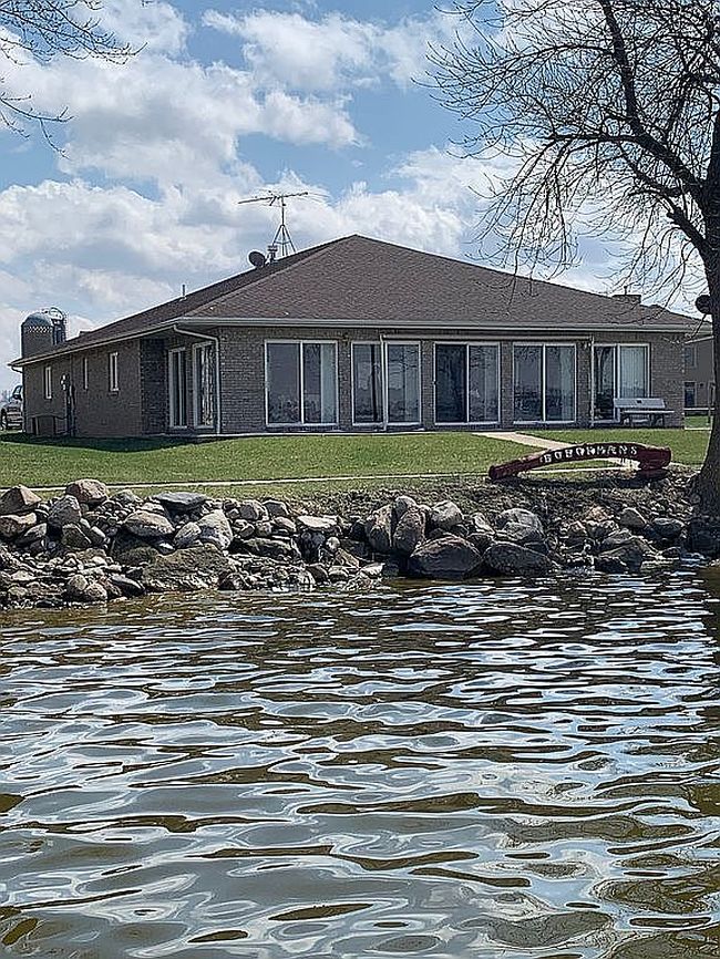 Image of 1030 Eastshore Dr