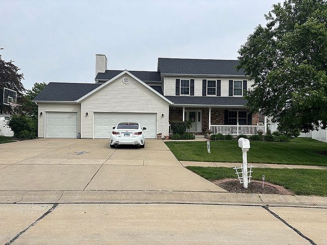 Photo of 737 Phillip Cir, Forsyth, IL