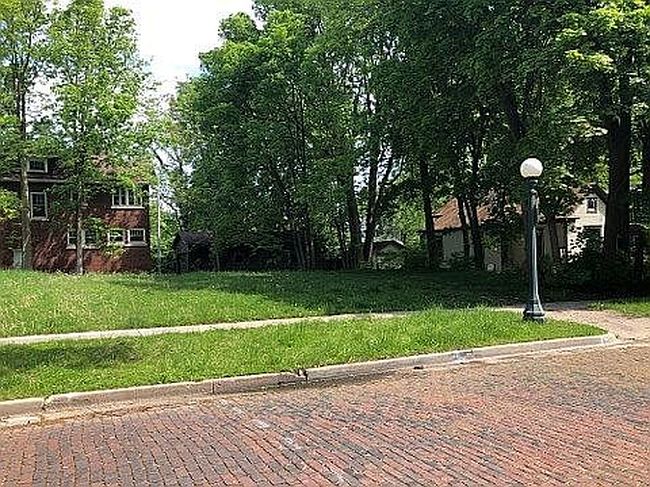 Additional photo 3 of property located at 814 W White St