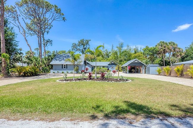 Image of 720 Alizarine Ln