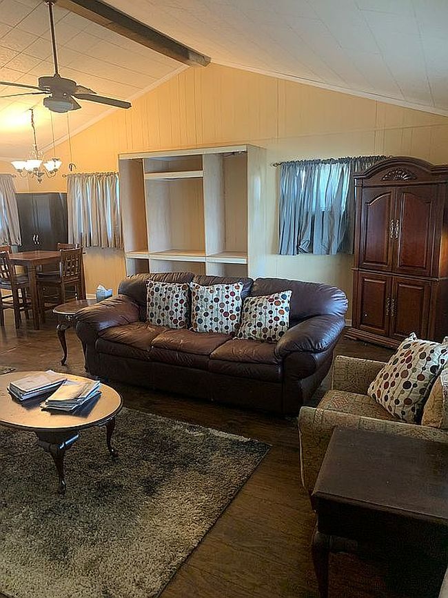 Photo of 4617 Rendezvous Ct, Granbury, TX