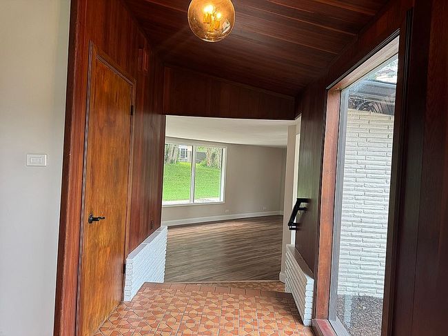 Photo of 2550 Ivy Ln