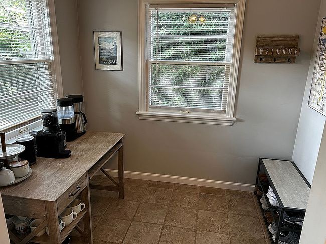 Photo of 1466 Parkwood Rd, Lakewood, OH