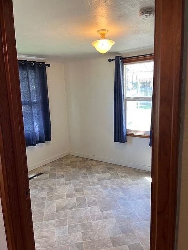 Photo of 307 Oregon St, Adrian, OR