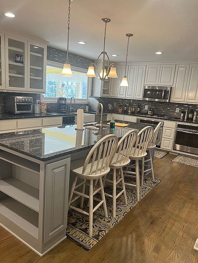 Image of 21 Fontaine Dr