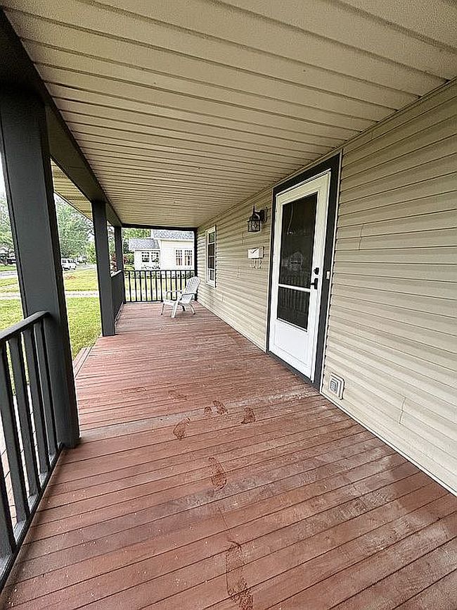 Photo of 665 W Clark St, Berne, IN