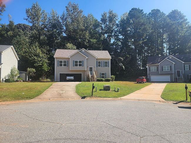 Photo of 150 Mineral Springs Ln, Newnan, GA