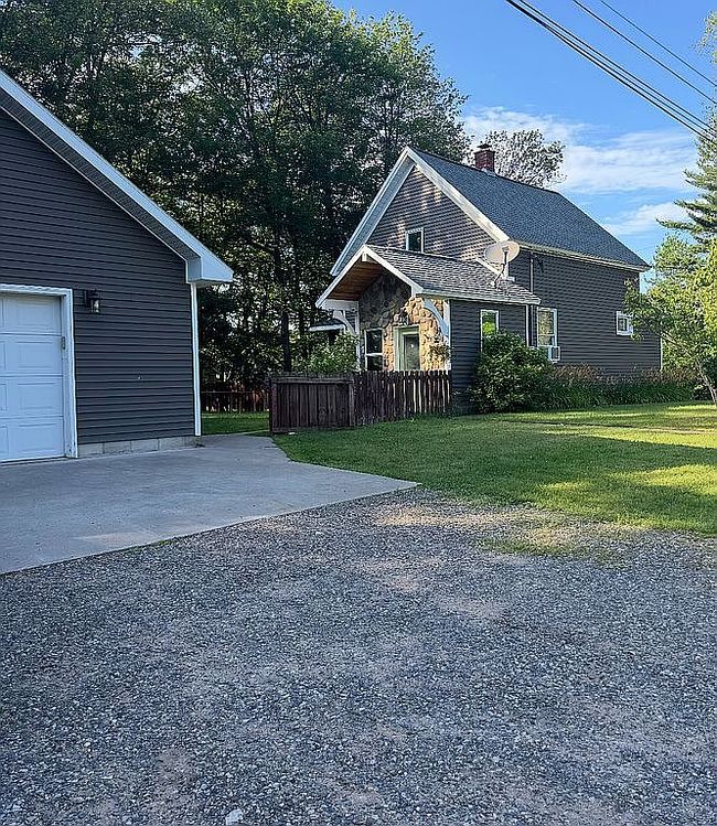 Photo of 7 Pond Rd, Negaunee, MI
