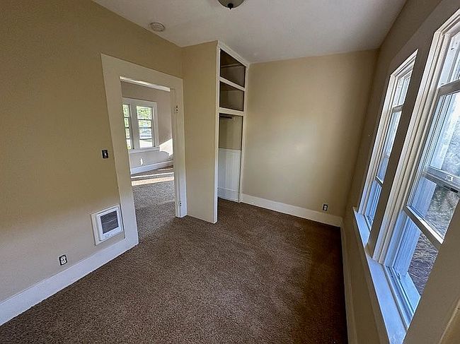 Image of 164 S 4th St