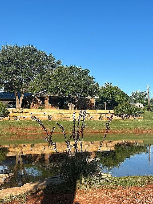 Photo of 1215 Lake Dr