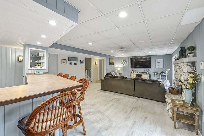 Photo of 619 Cahoon Rd, Bay Village, OH