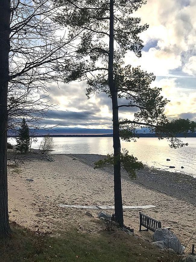 Photo of 8262 Peninsula Dr, Traverse City, MI