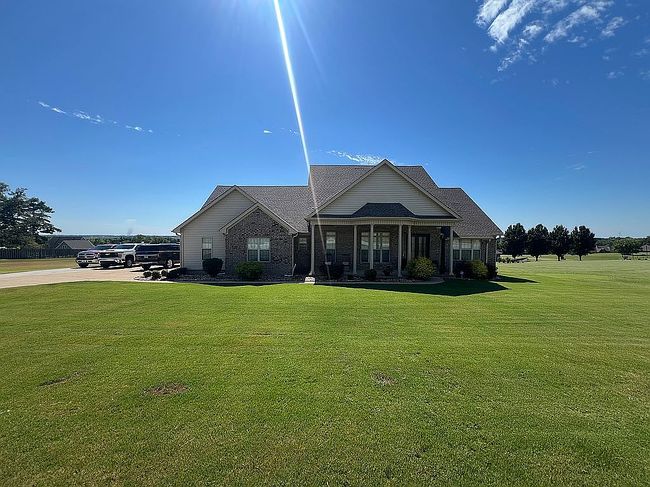 Photo of 33 Southridge Cir