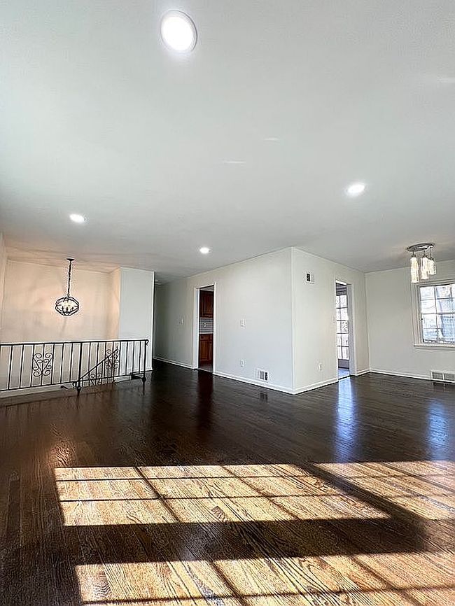 Image of 10806 W 96th St