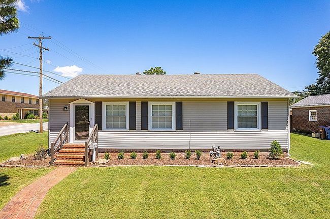 Image of 2001 Wolfe Ln