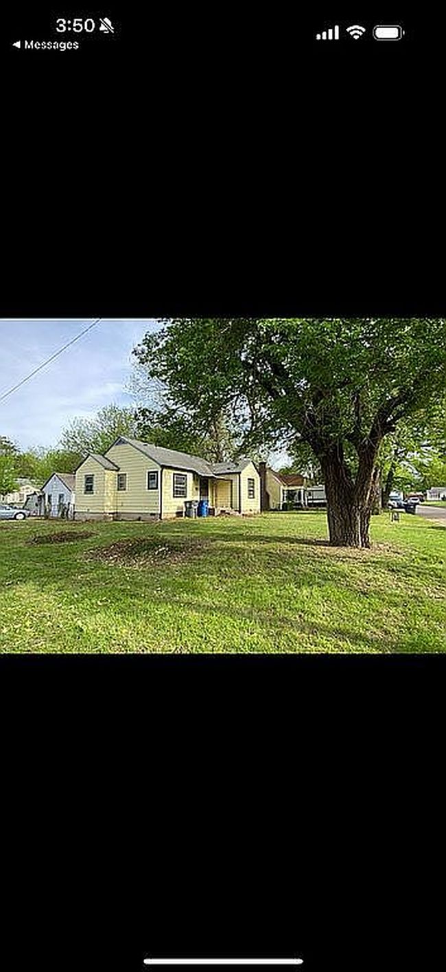 Additional photo 1 of property located at 119 N Florence Pl