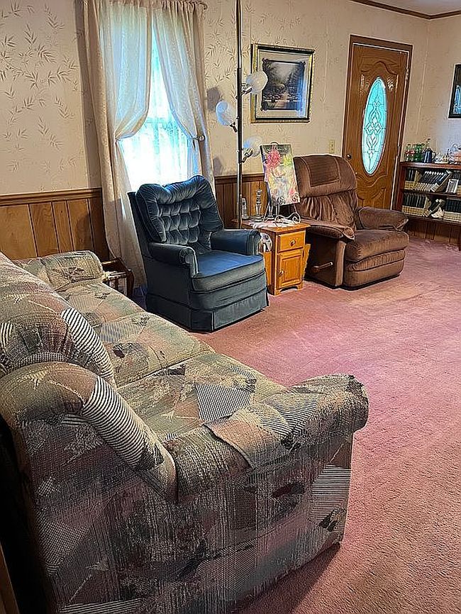 Additional photo 3 of property located at 161 Loop Cir