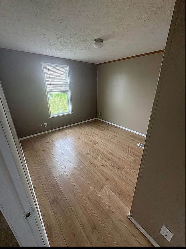 Photo of 300 Sw 8th St #209, Madison, SD