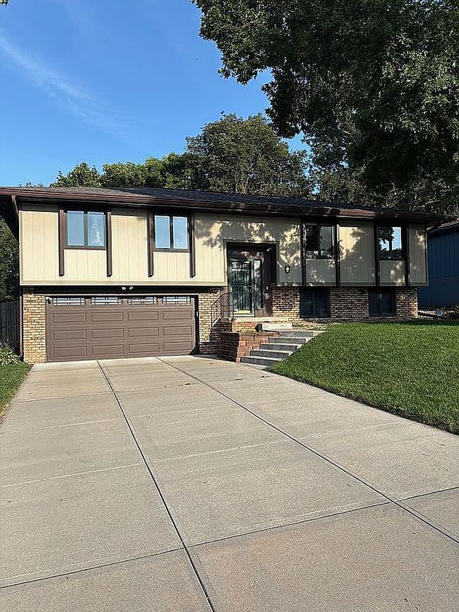 Preview of property located at 2639 N 124th Cir