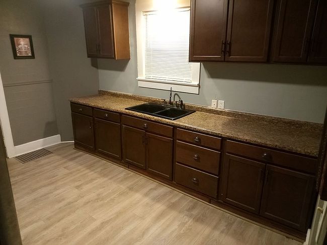Image of 332 W Creighton Ave