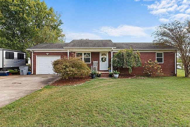 Photo of 210 County Road 426, Killen, AL