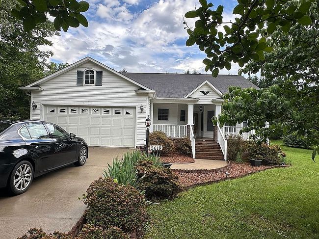 Photo of 3619 Westwood Rd, Hamptonville, NC